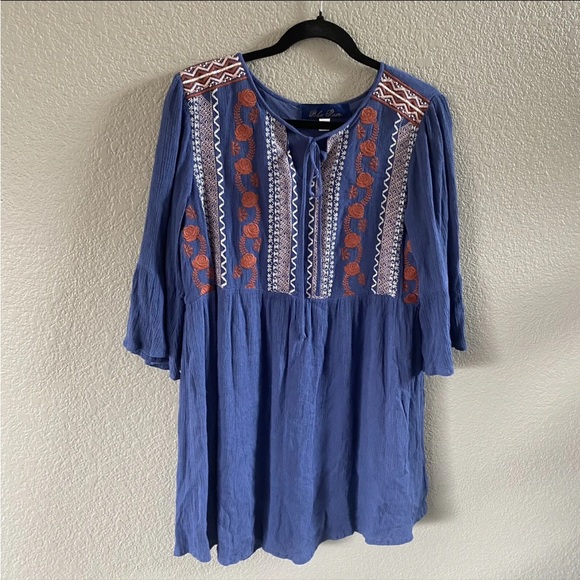 Francesca’s Blue Rain Embroidered Boho Dress Navy Blue Medium Like New - Picture 4 of 14
